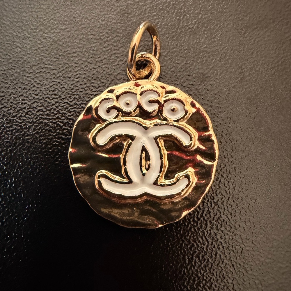 Fashion inspired Gold and White Pendant zipped pull